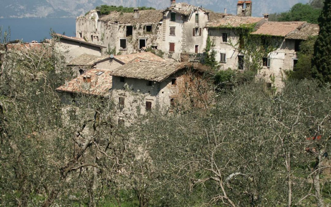 Renovation of the ancient village of  “Campo di Brenzone” Verona, 2005 – Private client