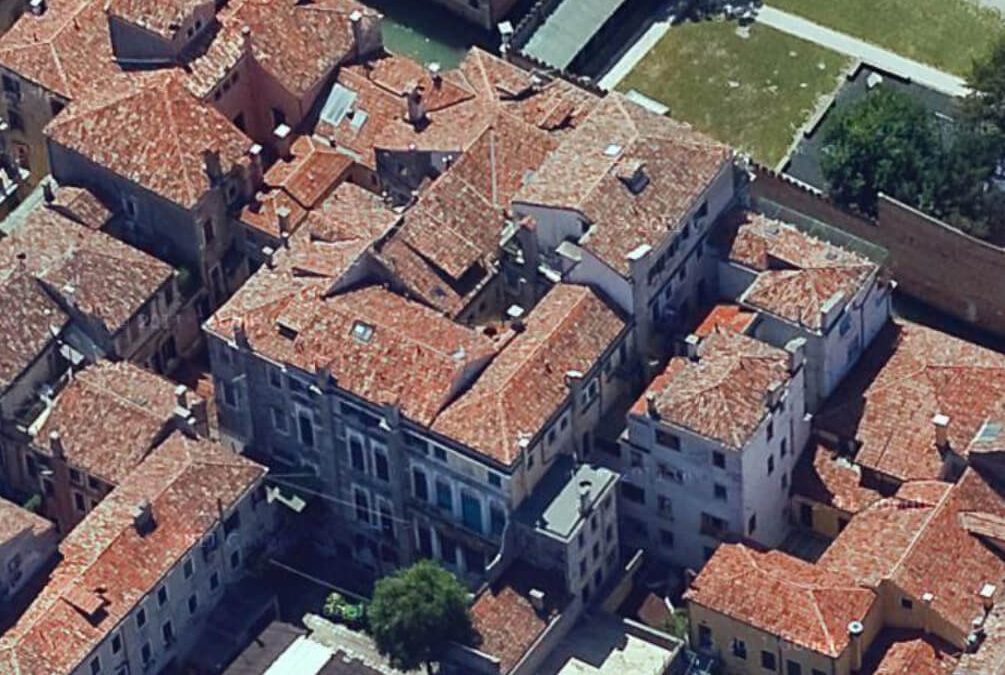 Intervention on the roof of “Ca’ Michiel”  –  Venice, 2013 – Private client